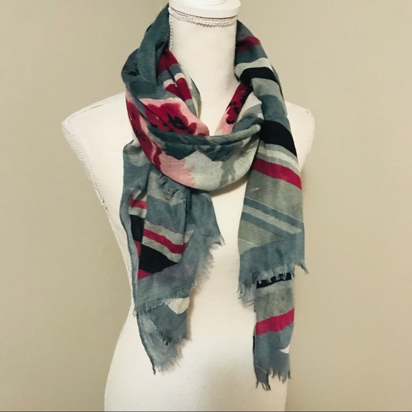 Light Scarf - Picture 1 of 5